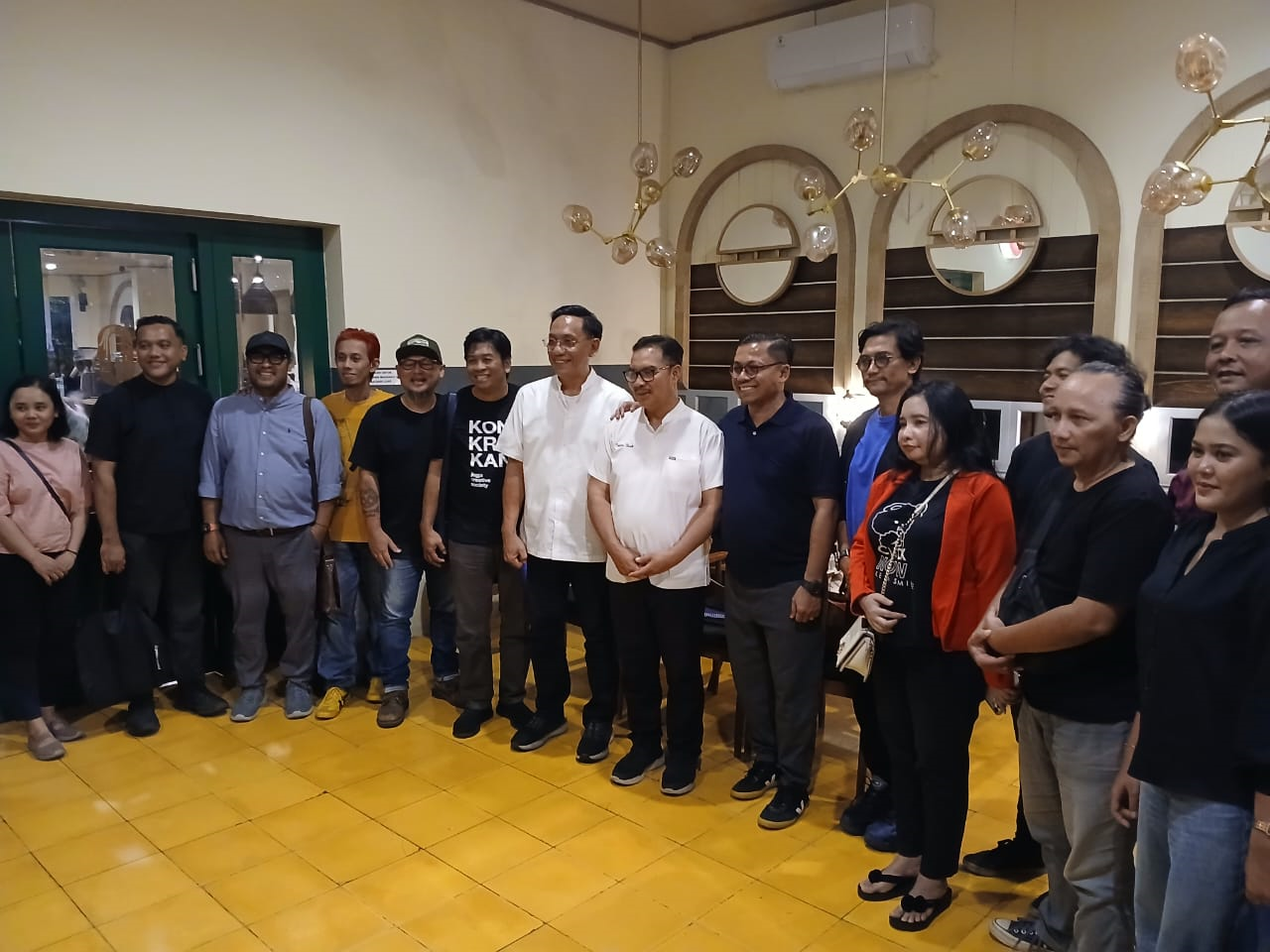 Hasto-Wawan Dapat Dukungan dari Pegiat Seni Kreatif, Janji Prioritaskan Ruang Aspirasi di Yogyakarta