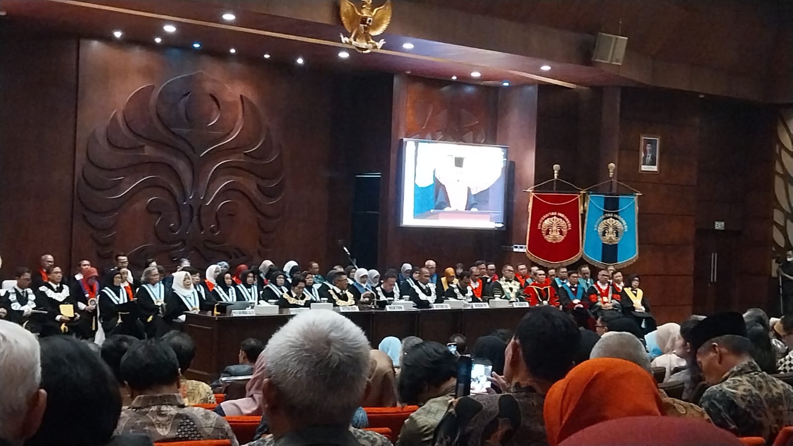 Prof Eva Achjani Zulfa dikukuhkan sebagai Guru Besar Tetap FH UI. Dalam pidatonya, ia menyoroti pentingnya restorative justice sebagai gerakan sosial global untuk reformasi hukum pidana di Indonesia.