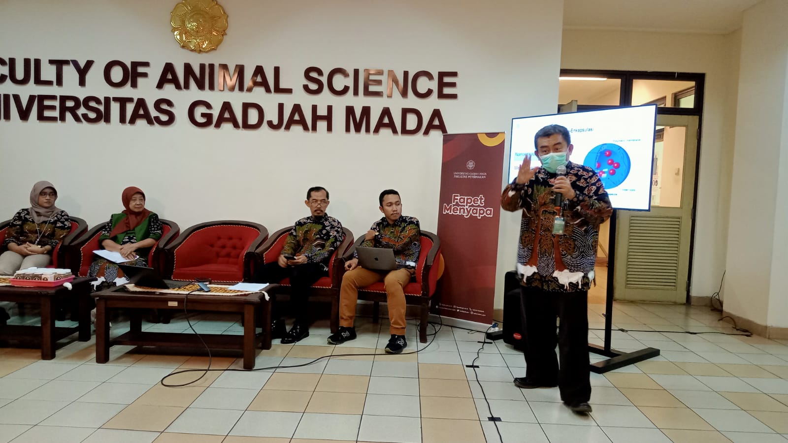 Bungkil Inti Sawit: Alternatif Pakan Berkualitas Tinggi untuk Ayam Broiler