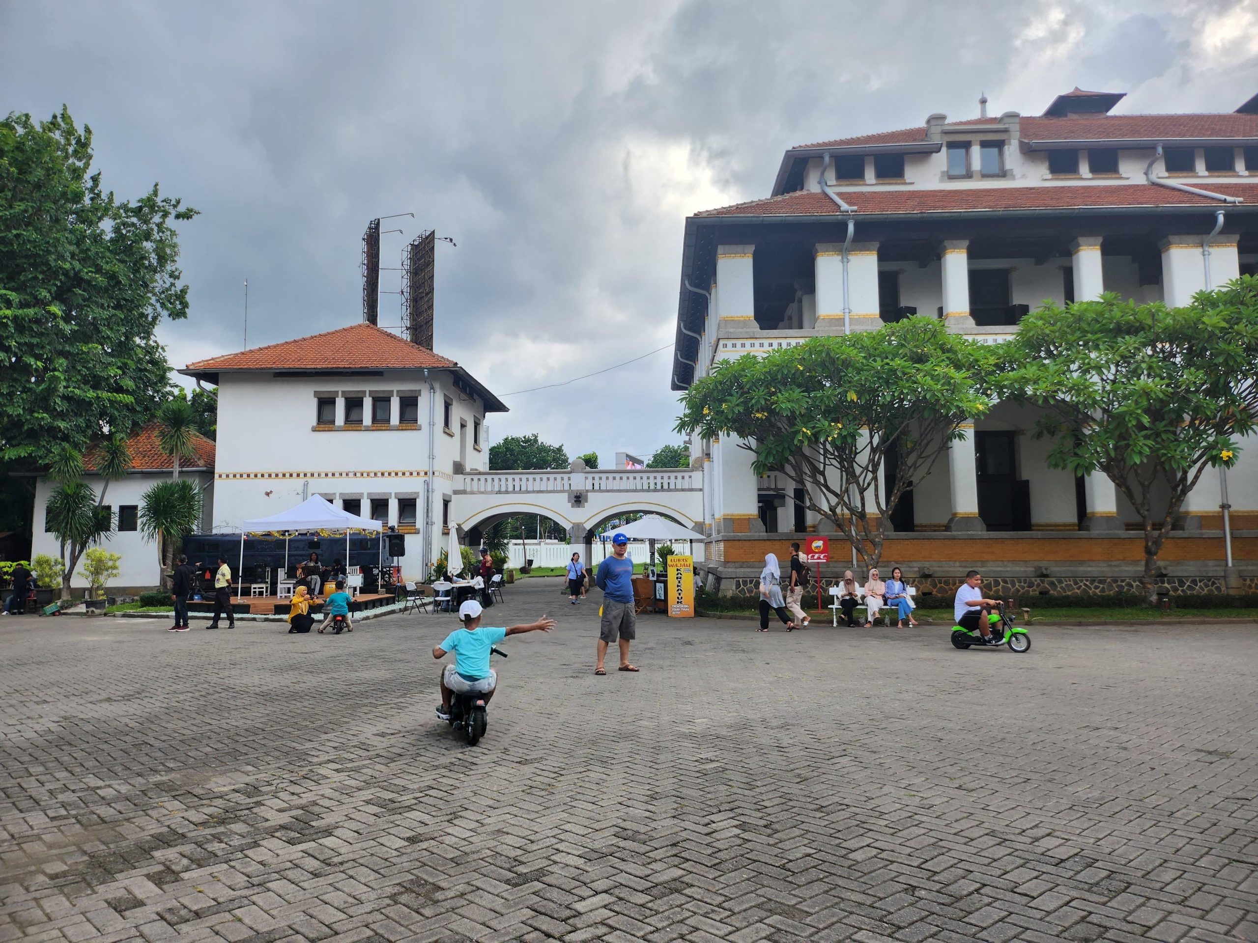 Rayakan Kasih Sayang, Lawang Sewu Gelar Peace & Love February 2025