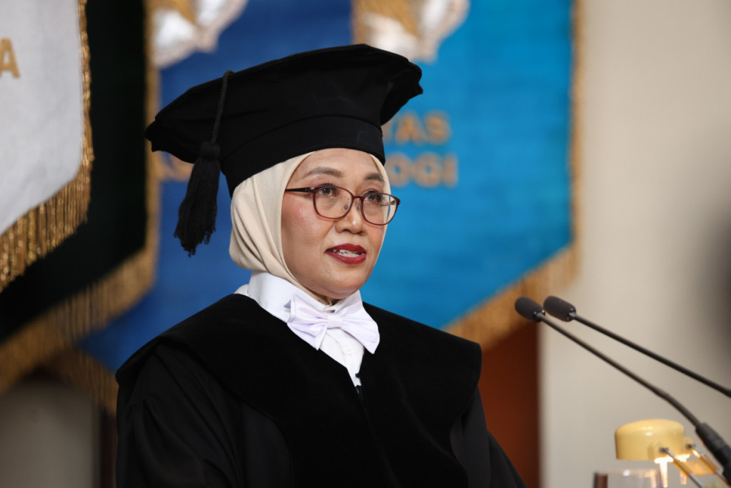 Fenomena Masuk Angin Diangkat Jadi Kajian Budaya, Atik Triratnawati Resmi Sandang Gelar Guru Besar UGM