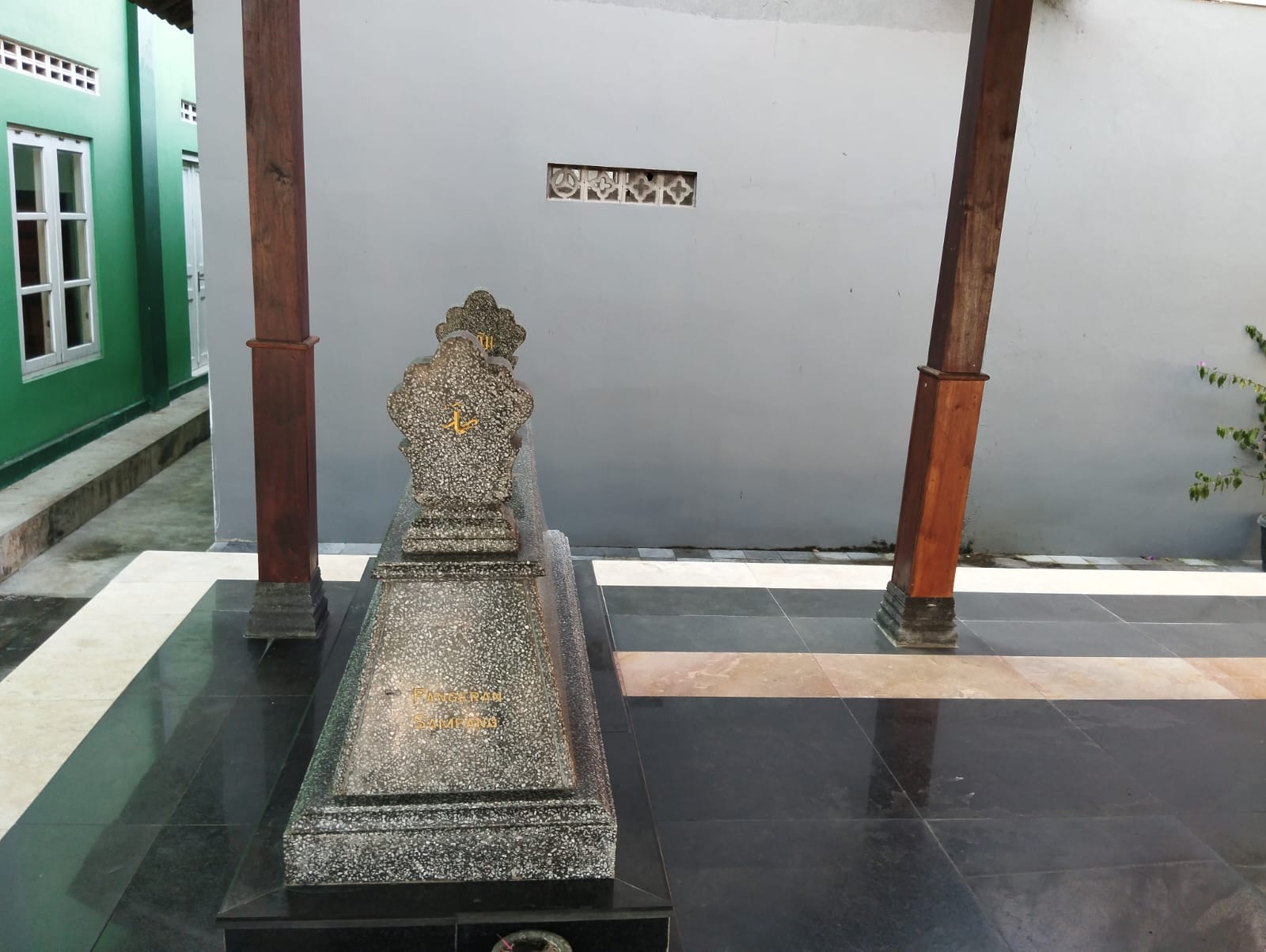 Jejak Kiai Sampang, Ulama Kampung Penjaga Harmoni di Balik Sunyinya Gang Mbah Sampang