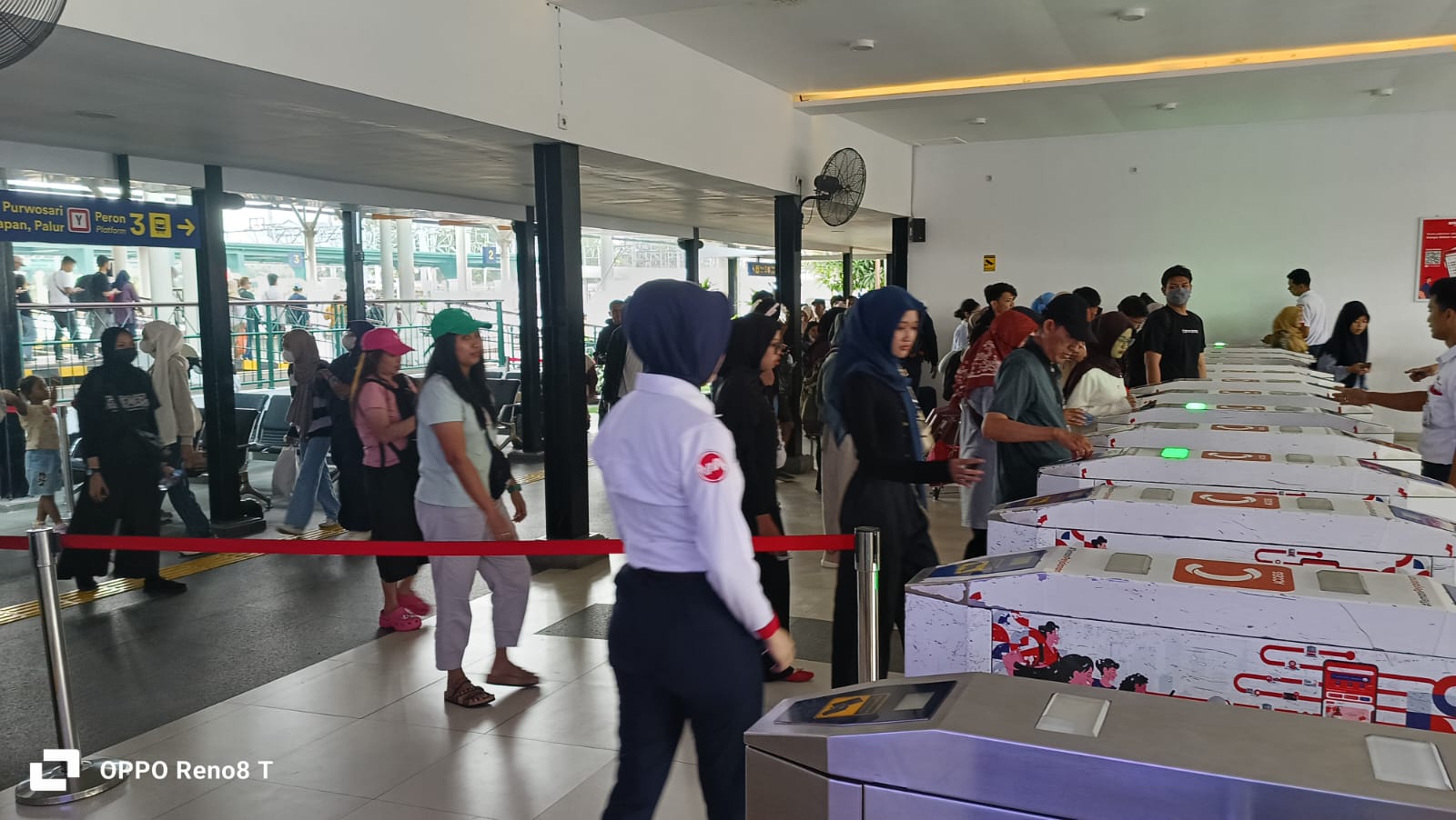 KAI Commuter Tambah Perjalanan Yogya - Palur Saat Libur Panjang HUT RI ke-80