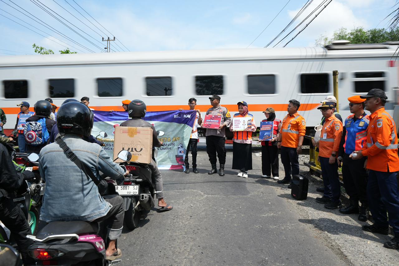 Peringati Harhubnas 2025, KAI Daop 5 Purwokerto Gelar Sosialisasi Keselamatan di 11 Perlintasan Sebidang