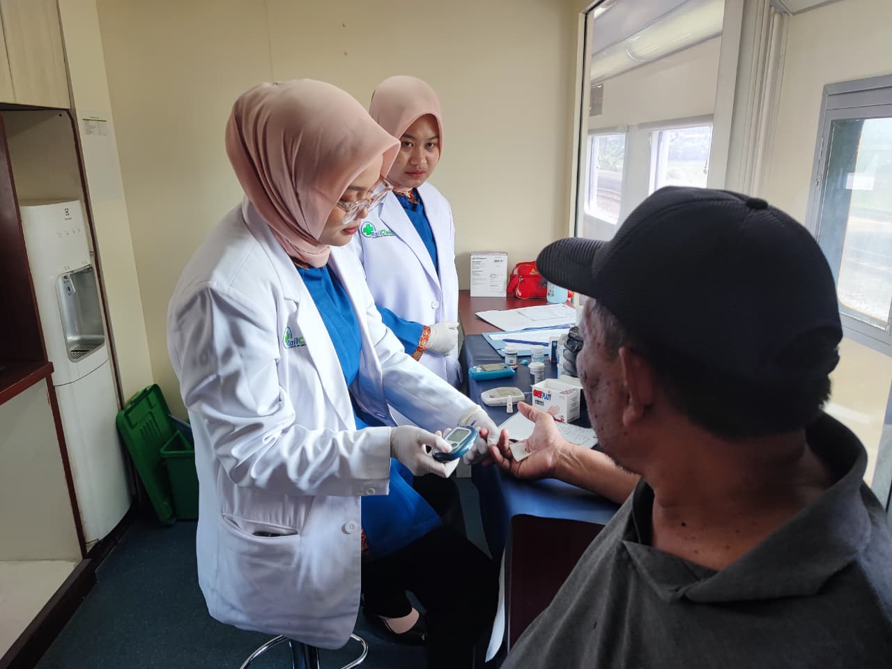 RailClinic KAI Hadir di Banyumas Layanan Kesehatan Gratis hingga Bantuan Sosial Lintas Agama