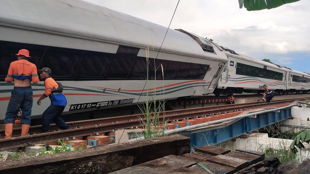 Beberapa Perjalanan KA di Wilayah Daop 5 Dibatalkan Imbas Gangguan Operasional Purwojaya, KAI Sampaikan Permohonan Maaf