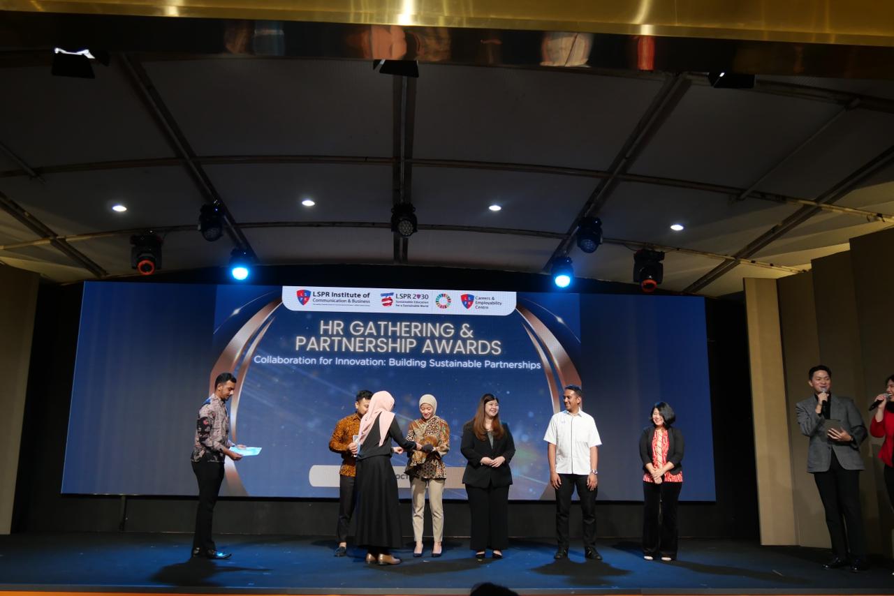 Dukung Pendidikan dan Karier Generasi Muda, KAI Wisata Raih Penghargaan HR Gathering 2025