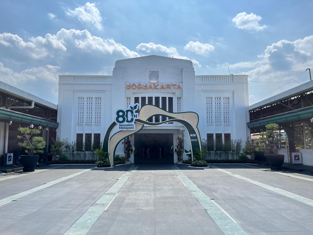 Penumpang Kereta di Stasiun Yogyakarta Tembus 9,1 Juta, KAI Daop 6 Optimis Tren Positif Berlanjut hingga Akhir 2025