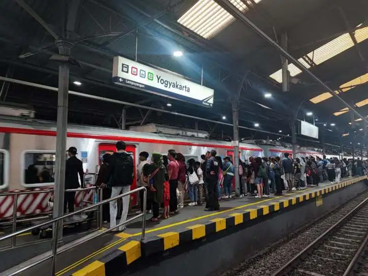 KAI Daop 6 Yogyakarta Sediakan 391 Ribu Kursi untuk Libur Nataru 2025/2026, Tiket Laris 21 Persen