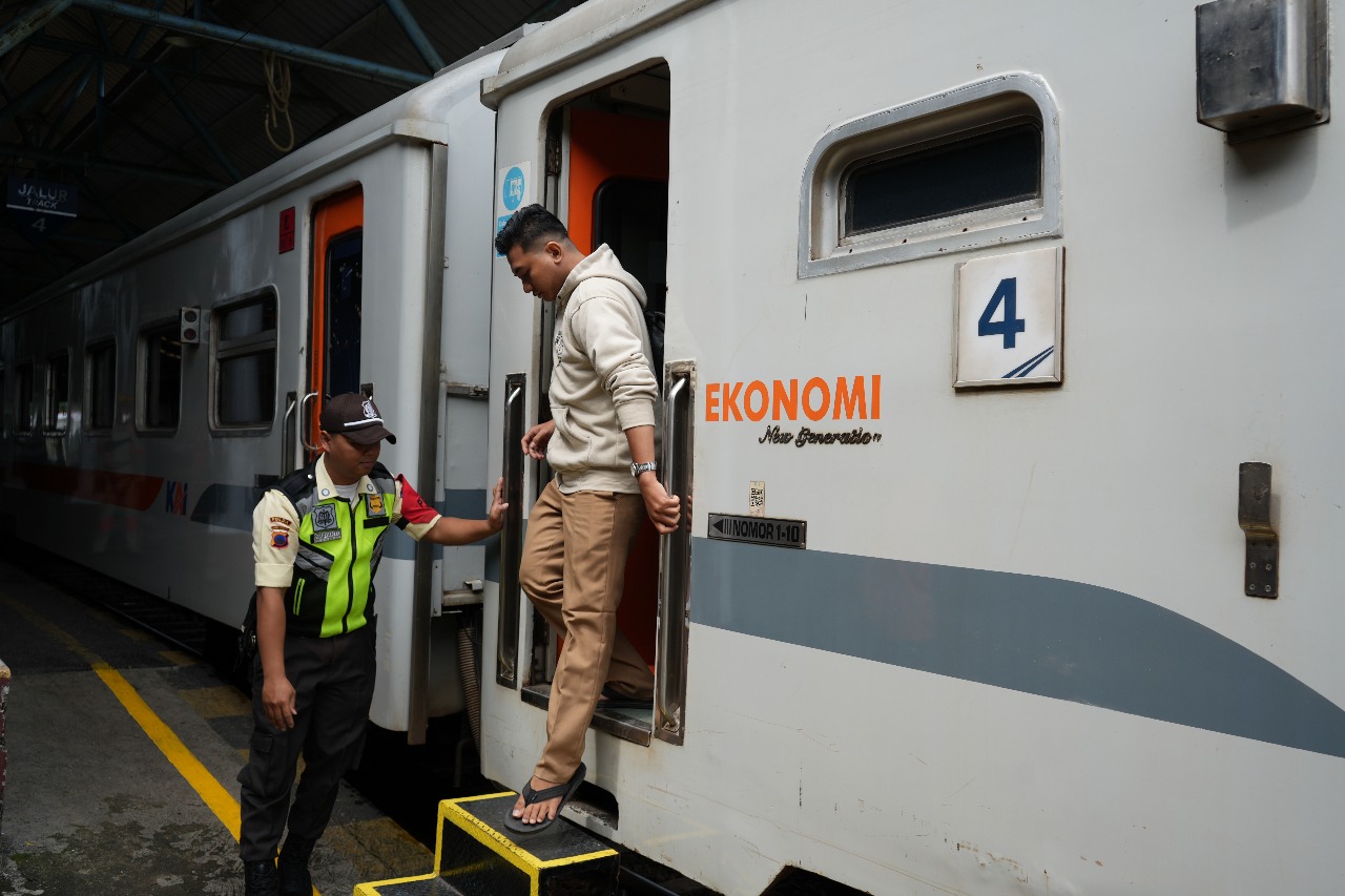 Sambut Libur Akhir Tahun, KAI Siapkan Potongan Tarif Hingga 30 Persen untuk Puluhan Kereta