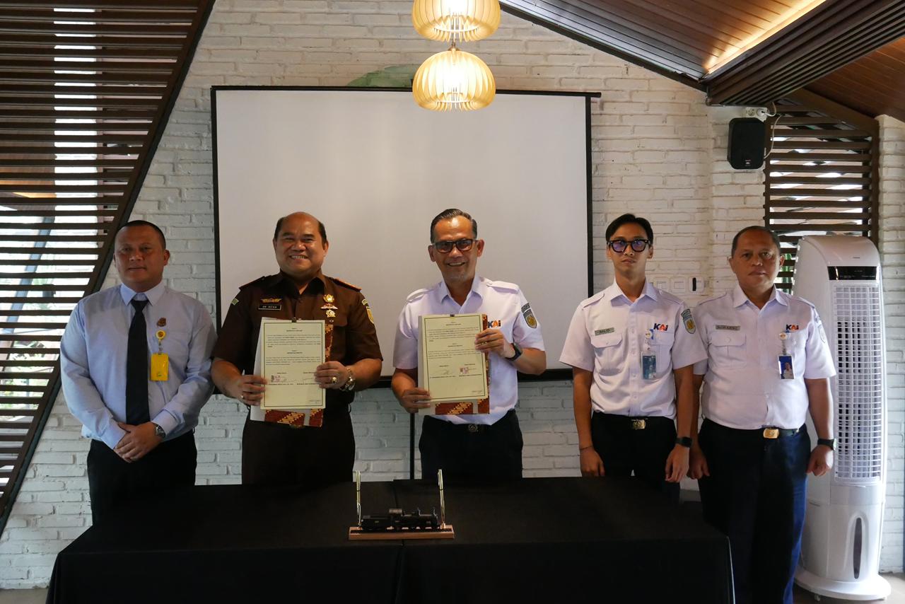KAI Daop 5 Purwokerto Perkuat Tata Kelola Aset Negara Lewat Kerja Sama Hukum dengan Kejari Cilacap