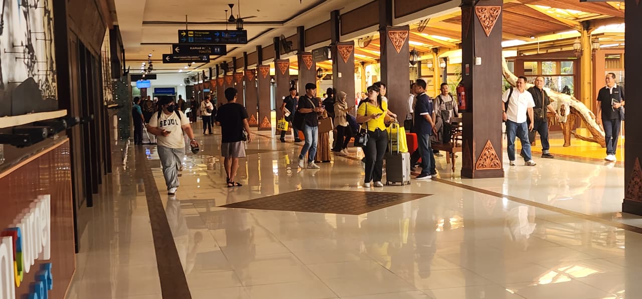 Lonjakan Penumpang Warnai Posko Nataru 20252026 di Bandara Adisutjipto