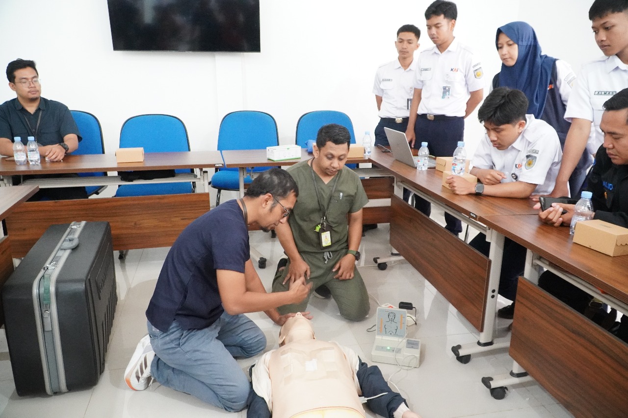 Tingkatkan Budaya Keselamatan, KAI Daop 5 Purwokerto Latih 33 Pegawai Frontliner P3K