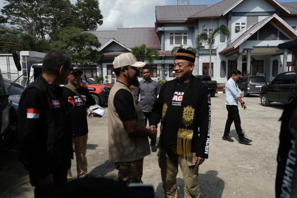 Ustadz Bachtiar Nasir Pimpin Penyaluran Bantuan dan Silaturahmi Alumni Timur Tengah di Aceh