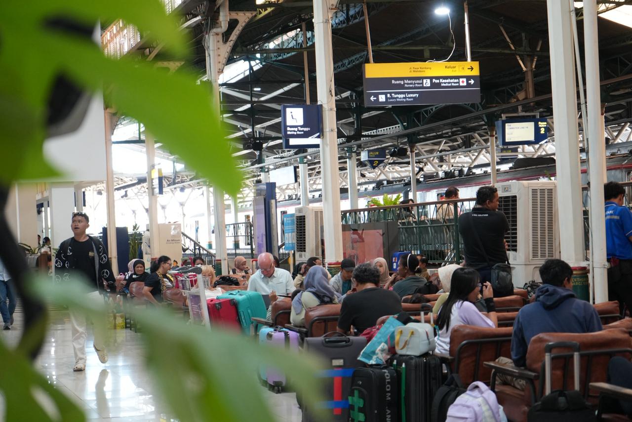 Lonjakan Penumpang KAI Daop 6 Tembus 189 Ribu Selama Long Weekend May Day