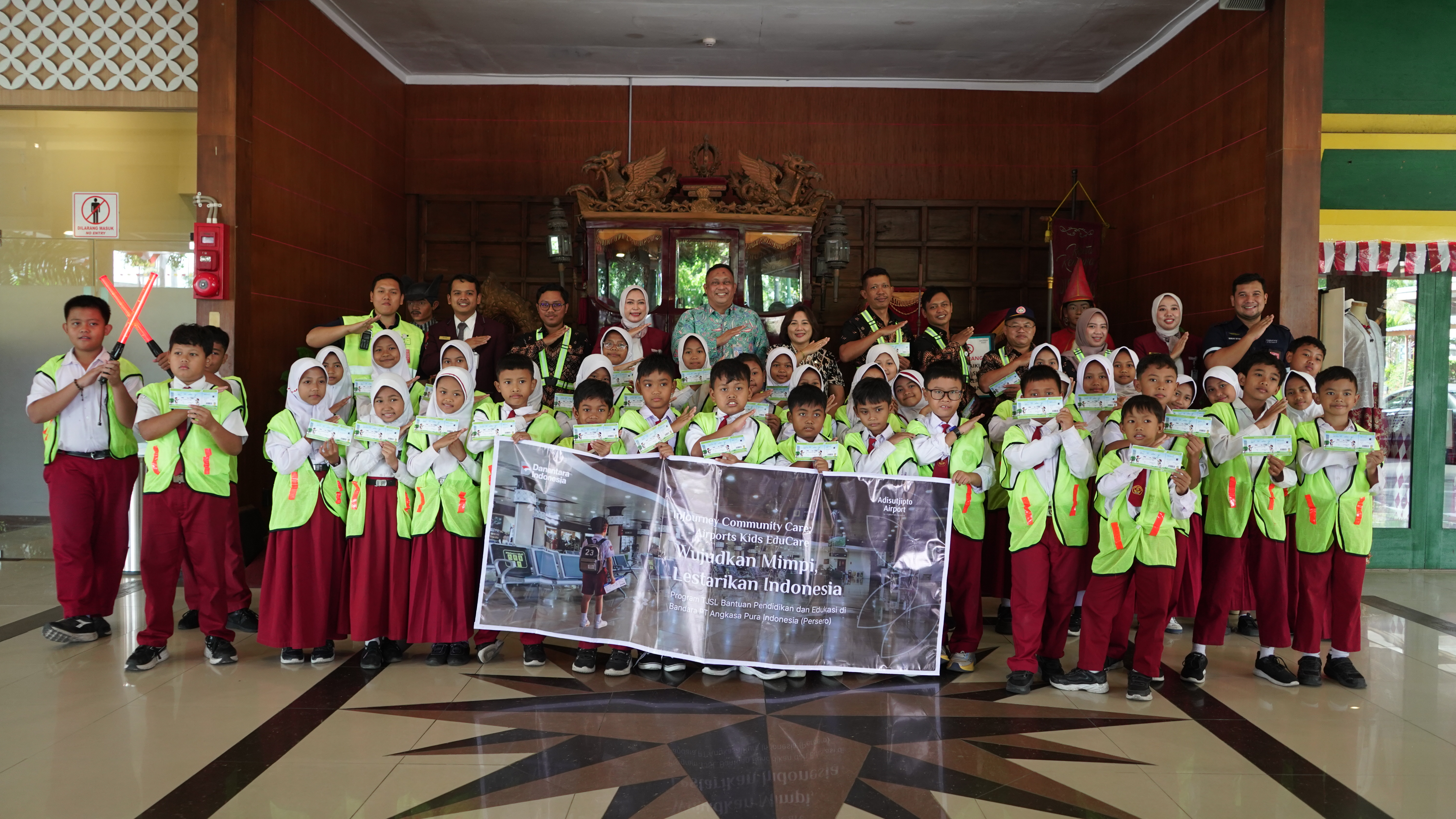 Bandara Adisutjipto Gelar Edukasi Keselamatan Penerbangan untuk Peringati Hari Anak Nasional 2026