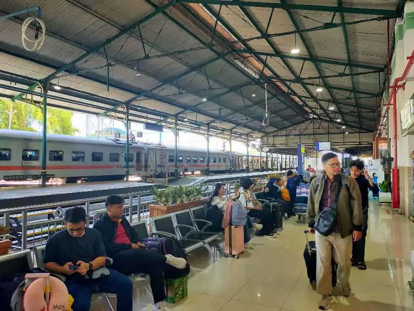 Long Weekend HUT ke-81 RI, Penumpang KA Jarak Jauh di Daop 6 Yogyakarta Tembus 41.379 Orang