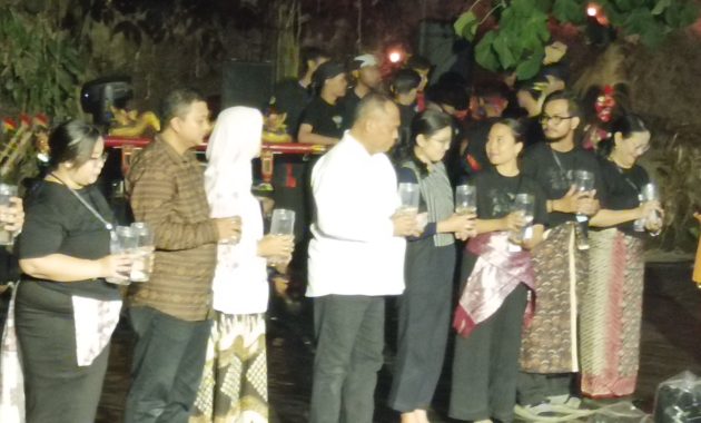 Simbolisme Pelepasan Ikan Sebagai Pembuka Bedog Arts Festival