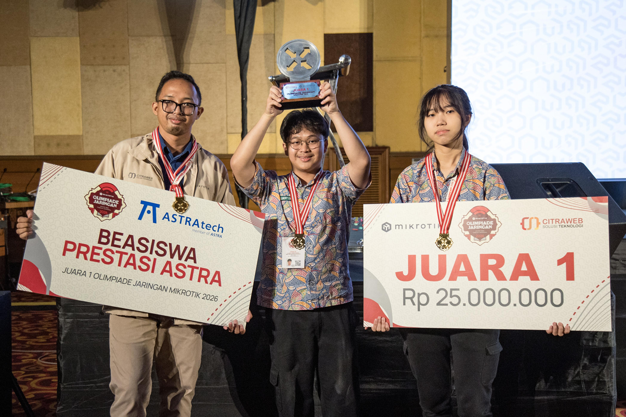 Kalahkan 436 Sekolah, SMK Kristen Petra Surabaya Raih Juara OJM 2026